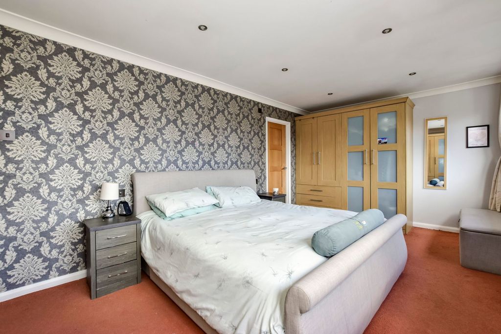 Additional image 17 of 4 bed detached house for saleGreenways, Abbots Langley WD5