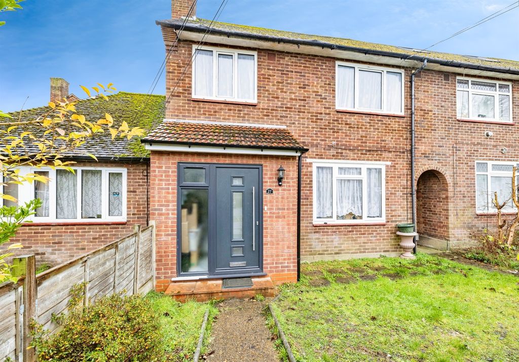 3 bed terraced house for saleFairfield Avenue, Watford WD19