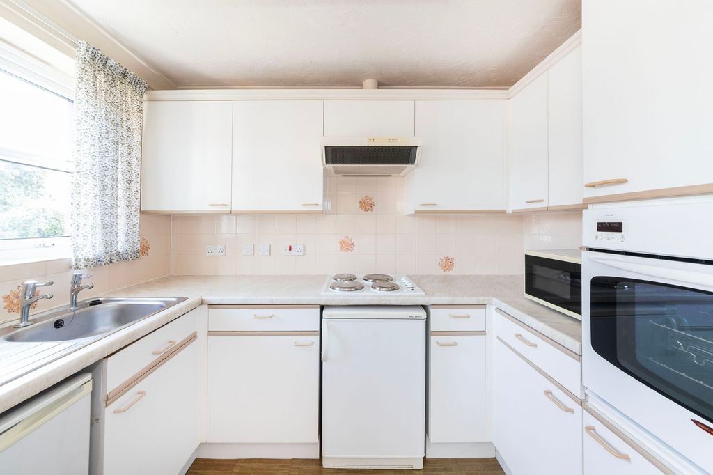Additional image 2 of 2 bed flat for saleMill Stream Court, Abingdon OX14