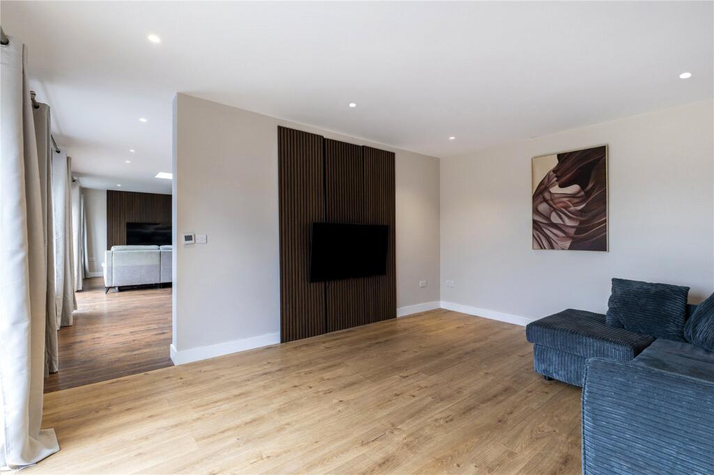 Additional image 7 of Robert Avenue, St. Albans, Hertfordshire, AL1