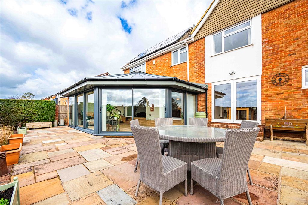 Additional image 33 of 5 bed detached house for saleGaveston Drive, Berkhamsted, Hertfordshire HP4