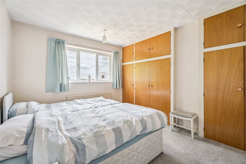 Additional image 9 of 4 bed semi-detached house for saleDellfield Close, Berkhamsted, Hertfordshire HP4