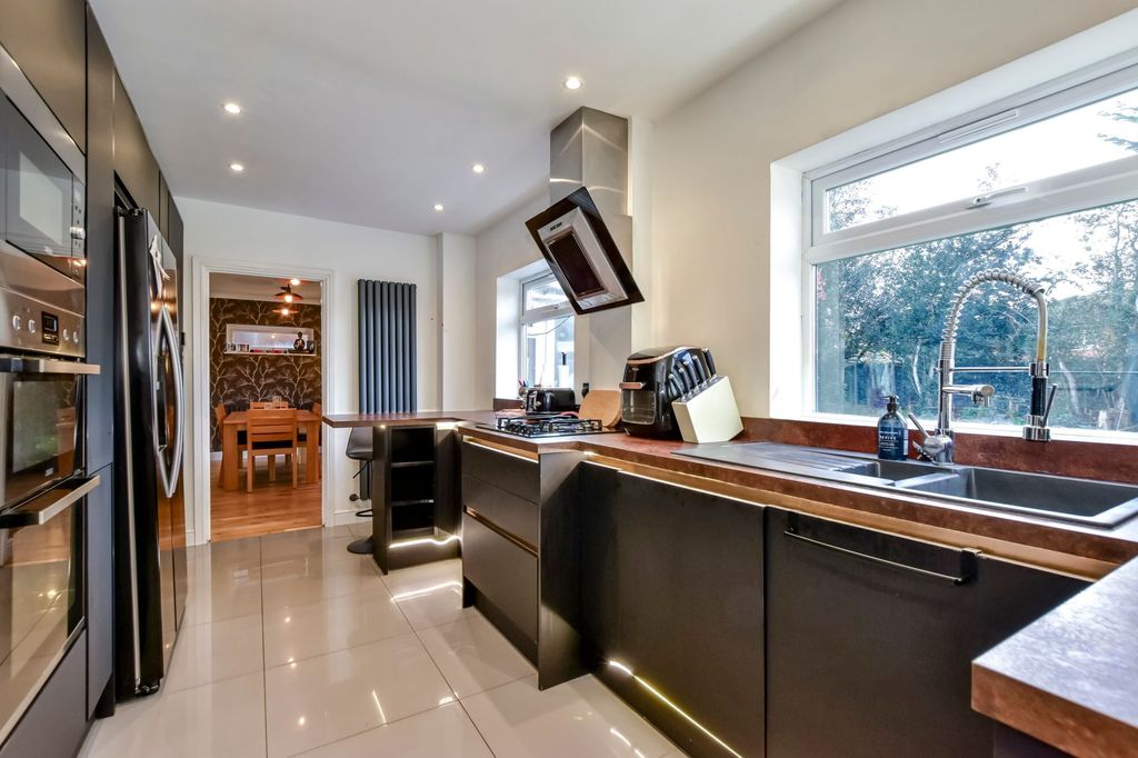 Additional image 11 of 4 bed detached house for saleGreenways, Abbots Langley WD5