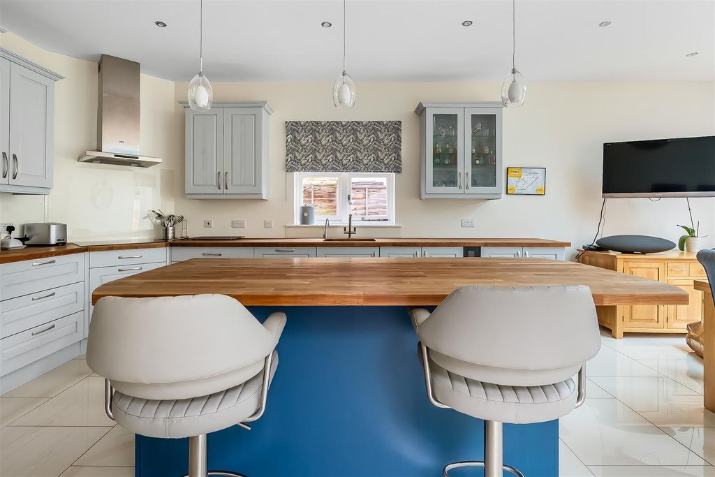 Additional image 10 of 4 bed detached house for saleAgates Lane, Ashtead KT21