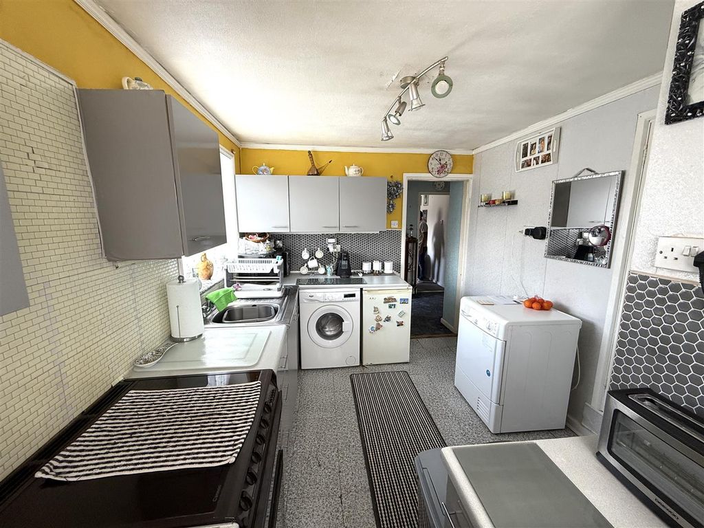 Additional image 8 of 2 bed flat for saleElm Avenue, Belper DE56
