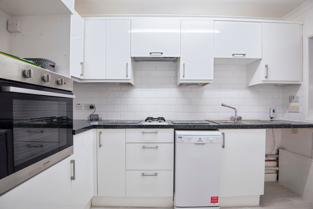 Additional image 7 of 2 bed flat for saleNorton Hall Farm, Norton Road, Letchworth Garden City, Hertfordshire SG6