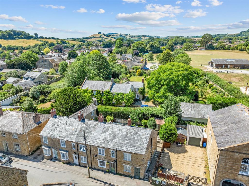 2 bed cottage for saleFleet Street, Beaminster DT8