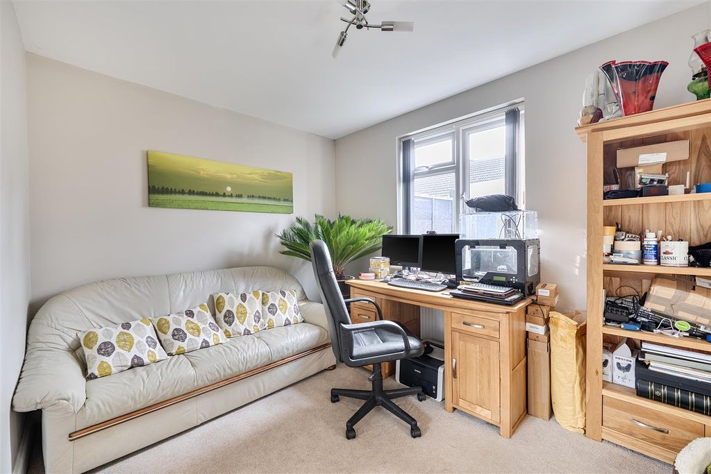 Additional image 14 of 3 bed detached bungalow for saleBushey Shaw, Ashtead KT21
