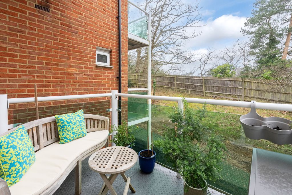 Additional image 6 of 2 bed flat for saleHill View, Dorking RH4