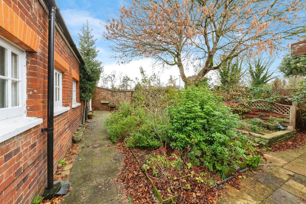 Additional image 16 of 3 bed detached bungalow for saleHitchin Street, Baldock SG7