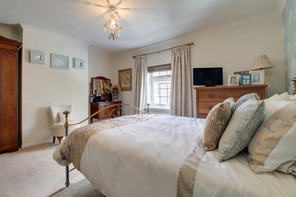 Additional image 6 of Park Street, St. Albans, Hertfordshire, AL2