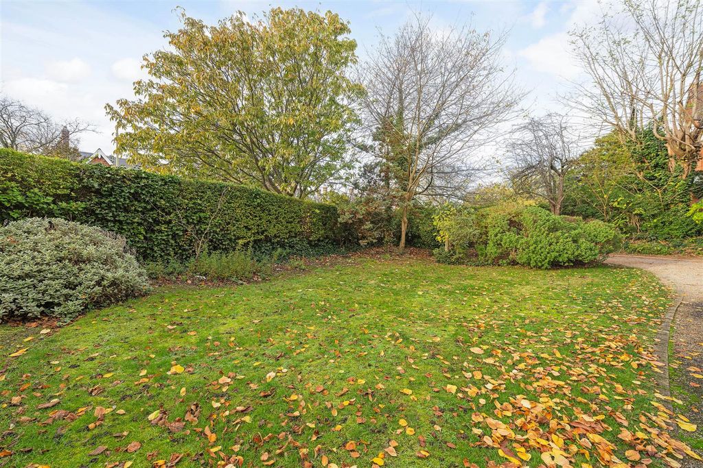 Additional image 17 of 3 bed flat for saleCopers Cope Road, Beckenham BR3
