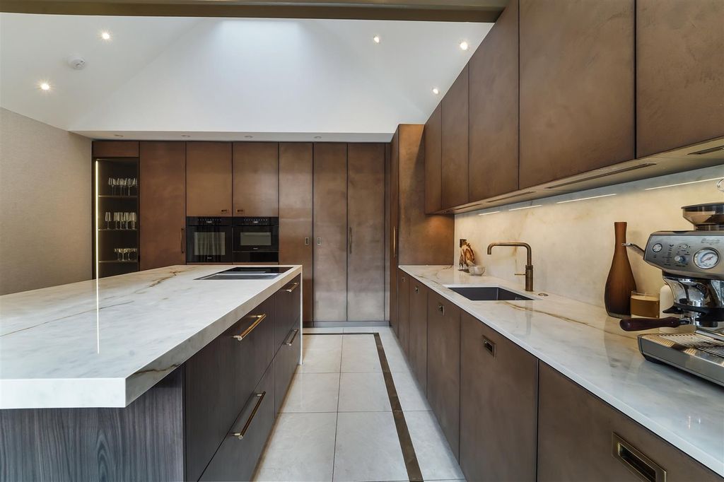Additional image 6 of 5 bed detached house for saleWoodmansterne Lane, Banstead SM7