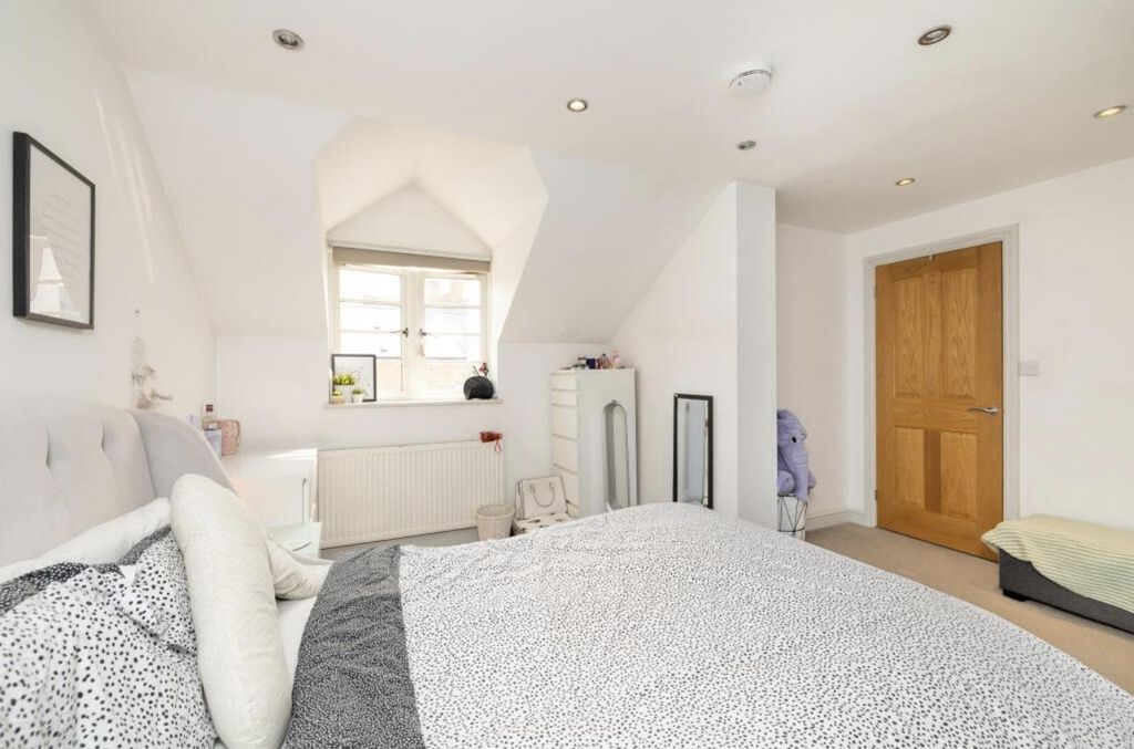 Additional image 8 of 1 bed flat for saleFlat 6, 26 Horse Fair, Banbury OX16