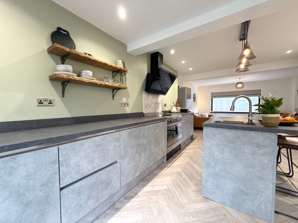 Additional image 7 of 4 bed detached bungalow for saleAwelon, Fforchneol Row, Aberdare, Rhondda Cynon Taf CF44