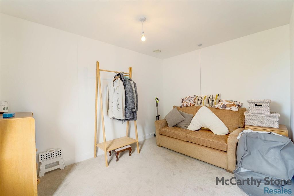 Additional image 8 of 2 bed flat for saleOakhill Place, High View, Bedford, Bedfordshire MK41