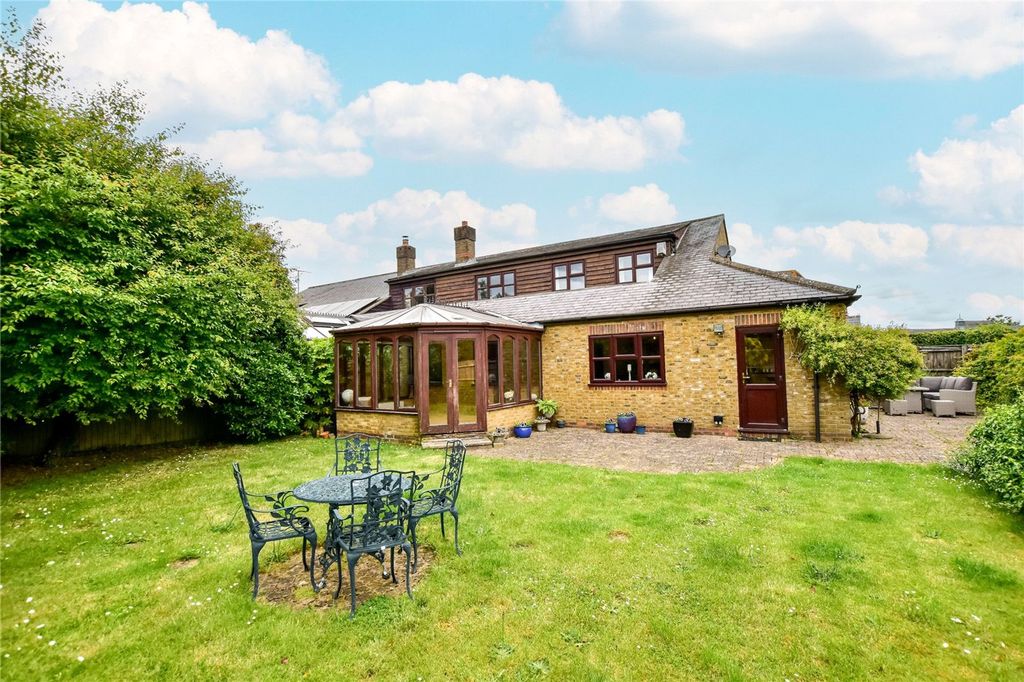 Additional image 2 of 4 bed semi-detached house for saleDairy Way, Abbots Langley WD5