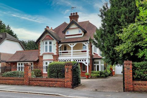 Burntwood Avenue, Emerson Park, Hornchurch RM11