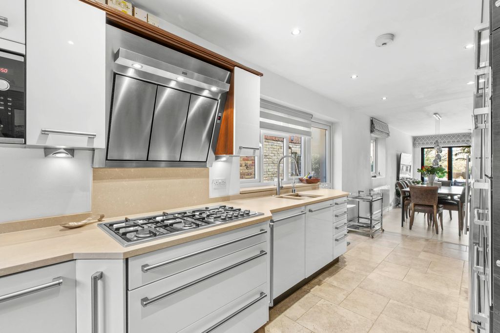 Additional image 4 of 4 bed detached house for saleWhite Lion Road, Amersham HP7