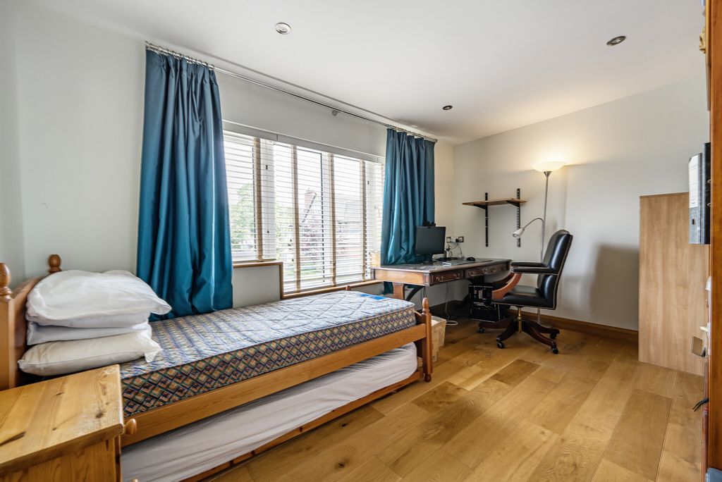 Additional image 13 of 4 bed detached house for saleNorthcourt Avenue, Reading RG2