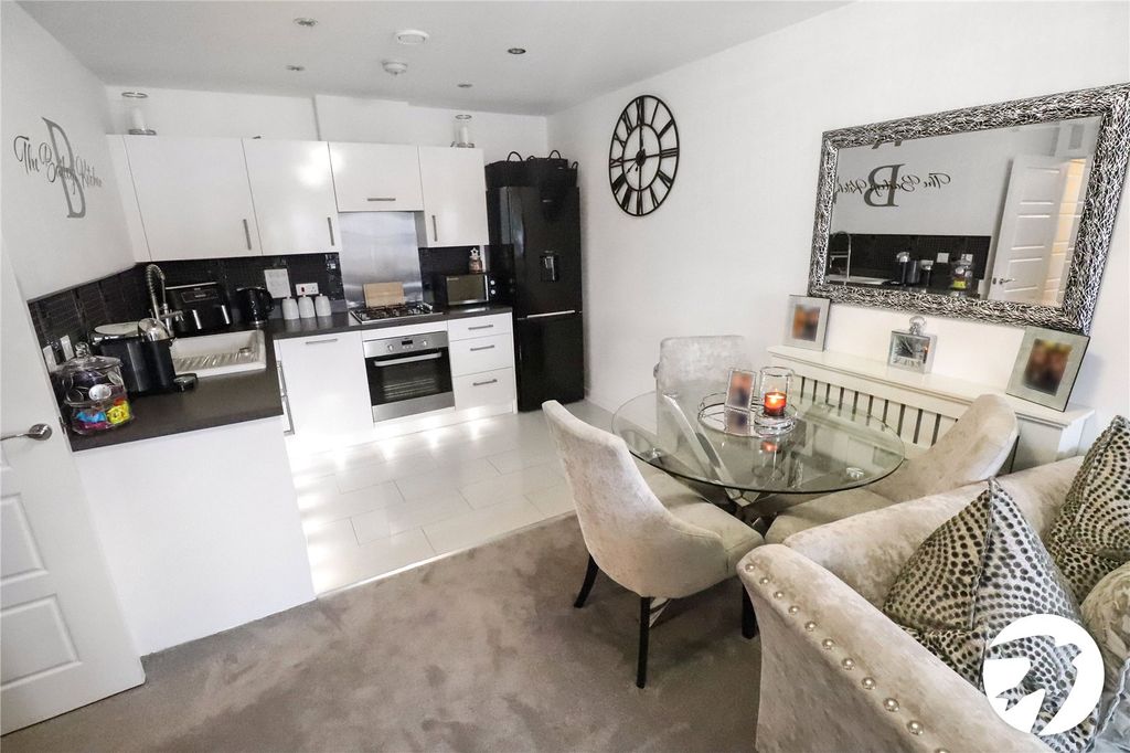 Additional image 10 of 2 bed flat for saleMorris Drive, Belvedere DA17