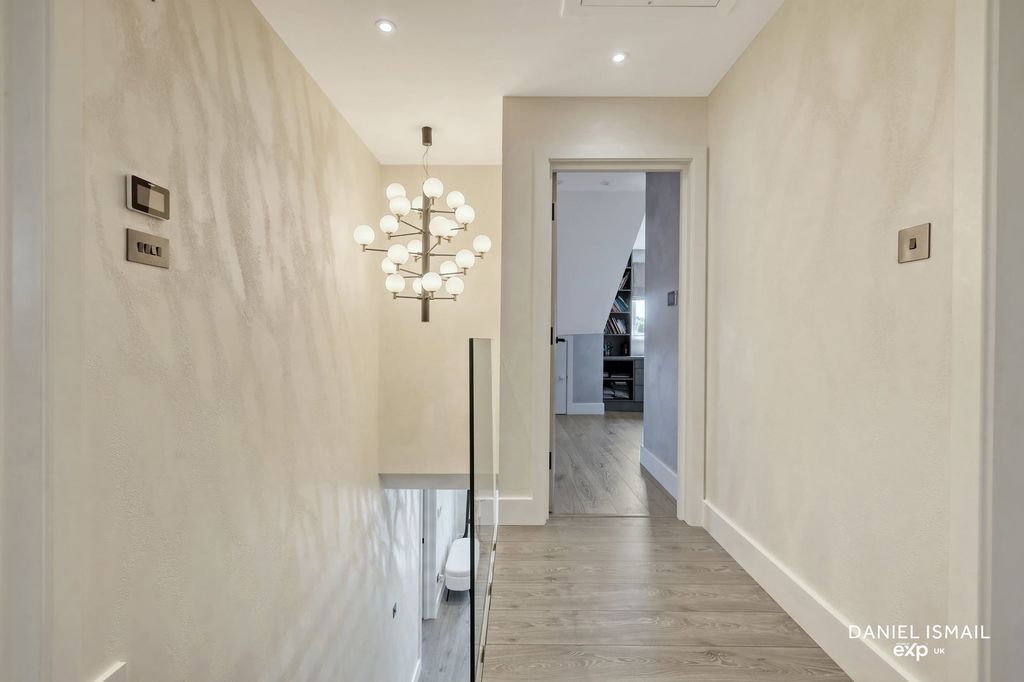 Additional image 17 of 5 bed detached house for saleGreat Berry Lane, Langdon Hills, Basildon SS16