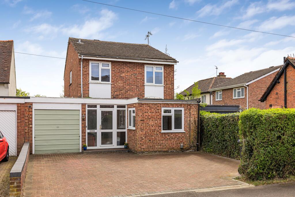 Cecil Crescent, Hatfield, AL10