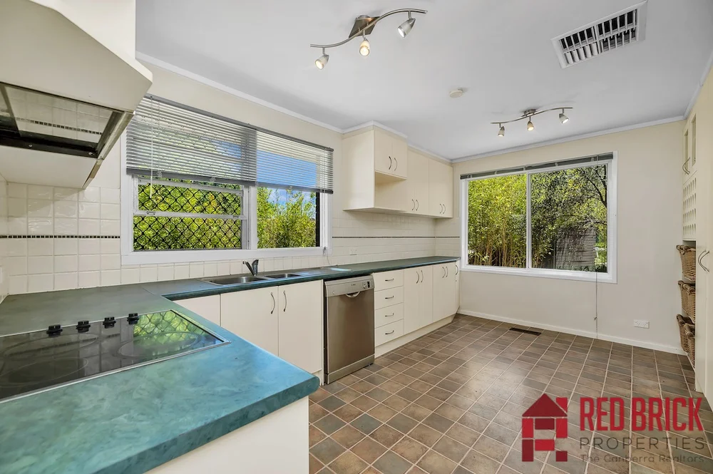 36 Kitchener Street, Hughes ACT 2605