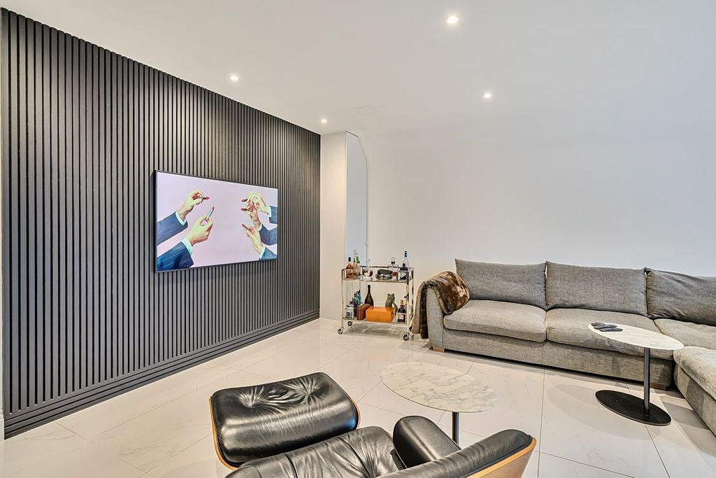 Additional image 13 of 3 bed flat for saleOverbury Avenue, Beckenham BR3