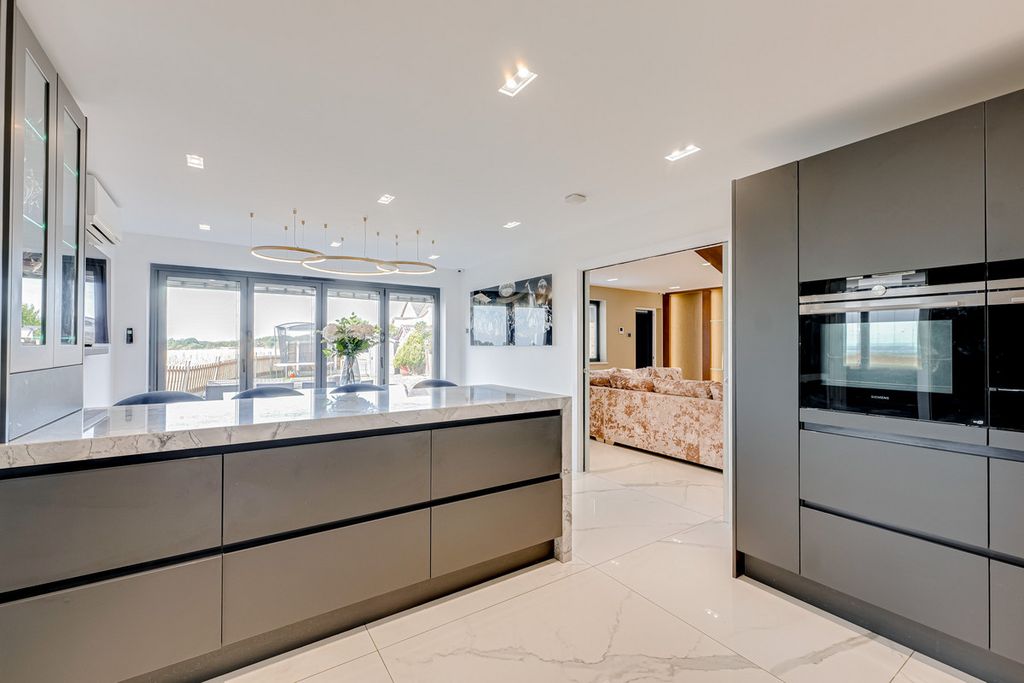 Additional image 10 of 5 bed detached house for saleHomestead Gardens, Hadleigh SS7