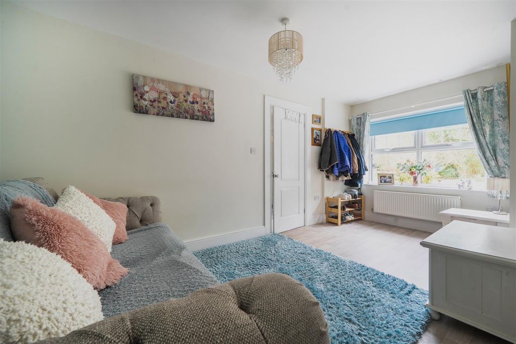 Additional image 12 of 4 bed detached house for saleBarker Close, Arborfield, Berkshire RG2