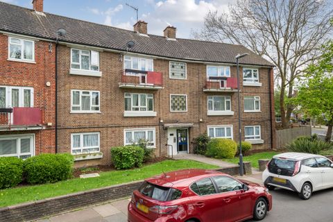 Shaftesbury Circle, Shaftesbury Avenue, South Harrow, Harrow HA2