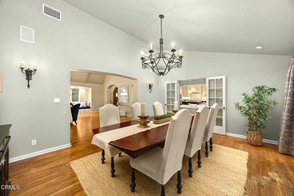 Additional image 18 of 555 Meadow Grove Street, La Canada Flintridge, CA 91011