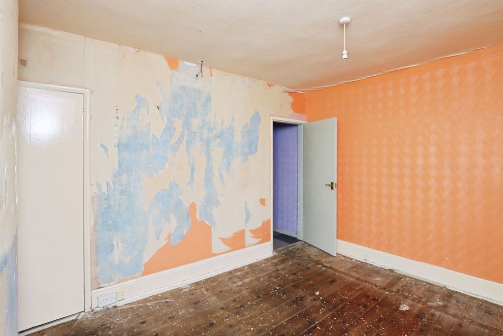 Additional image 12 of 2 bed terraced house for saleSanforth Street, Chesterfield S41