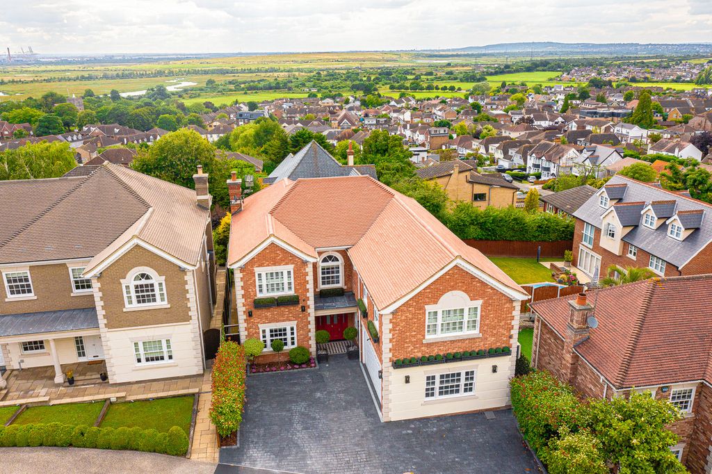 Additional image 50 of 5 bed detached house for saleVicarage Heights, Benfleet SS7