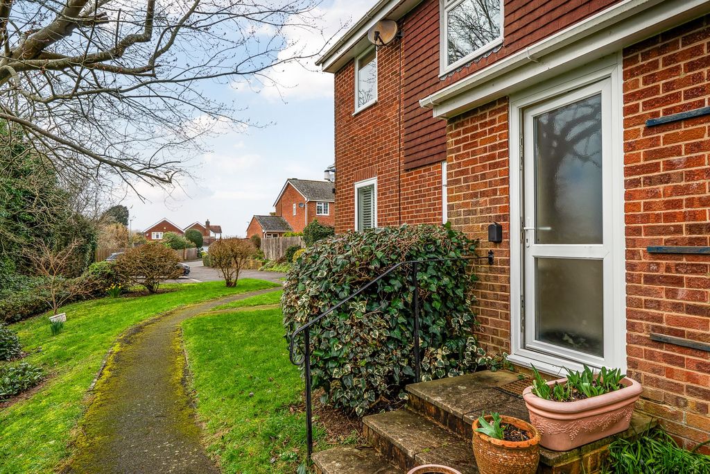 Additional image 19 of 2 bed flat for saleFarriers Close, Billingshurst RH14