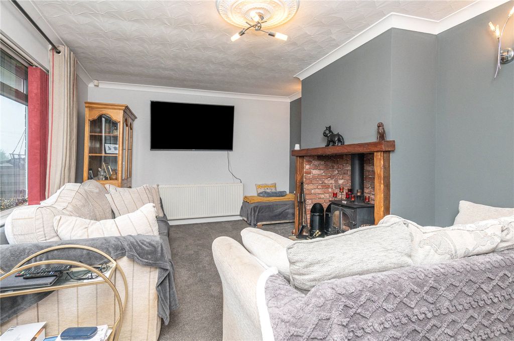 Additional image 24 of 3 bed bungalow for saleWhite Lee Road, Batley, West Yorkshire WF17