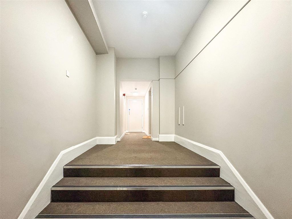 Additional image 4 of 2 bed flat for saleHalifax Road, Dewsbury WF13