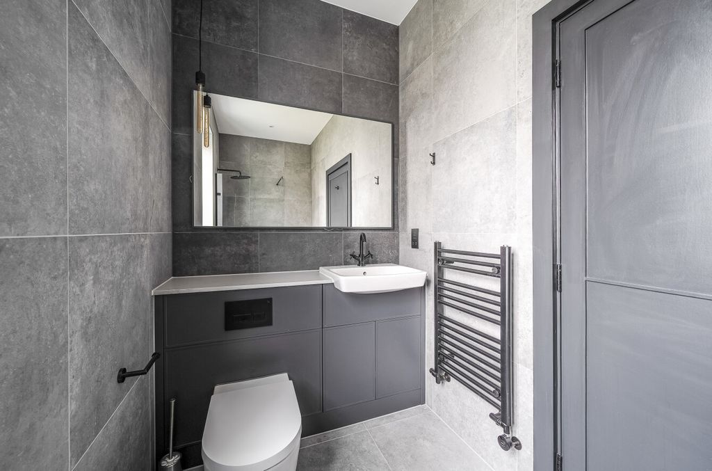 Additional image 7 of 2 bed flat for saleDaffodil Crescent, Barnet EN4