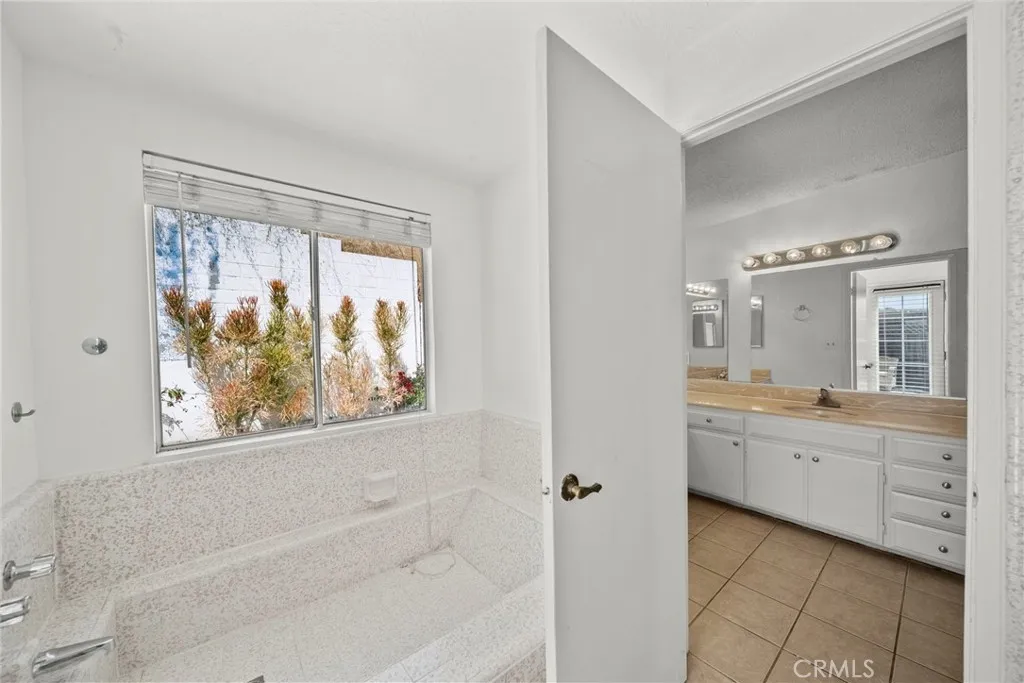 Additional image 55 of 22647 Margarita Dr, Woodland Hills, CA 91364