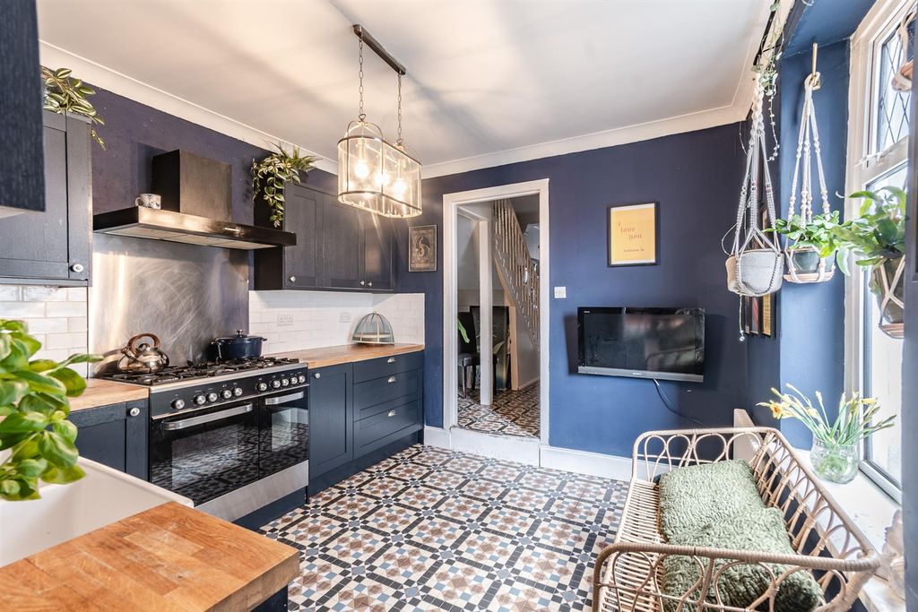 Additional image 5 of 4 bed terraced house for saleCastleland Street, Barry CF63