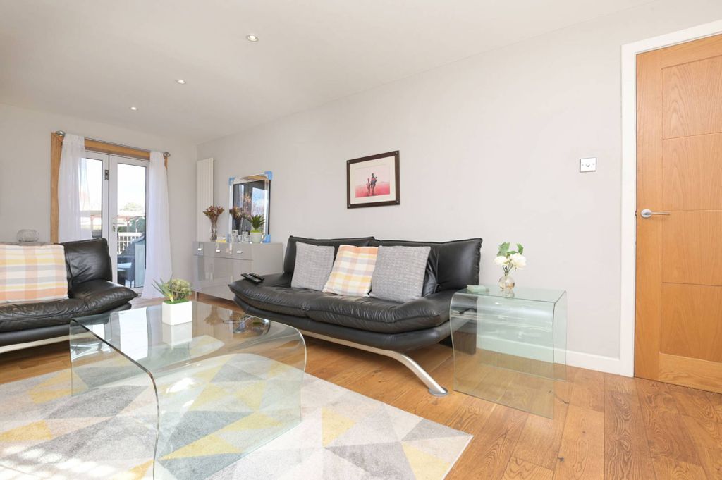 Additional image 5 of 3 bed terraced house for saleStewart Gardens, Currie, Edinburgh EH14