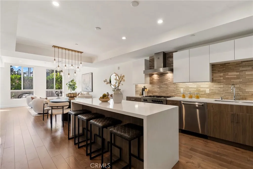 Additional image 38 of 3715 San Marino Street Unit 105, Los Angeles, CA 90019