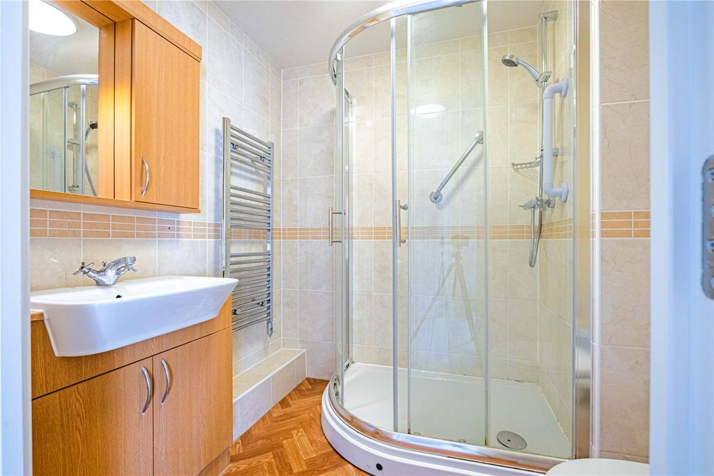 Additional image 18 of 2 bed flat for saleHigh Street, Berkhamsted, Hertfordshire HP4