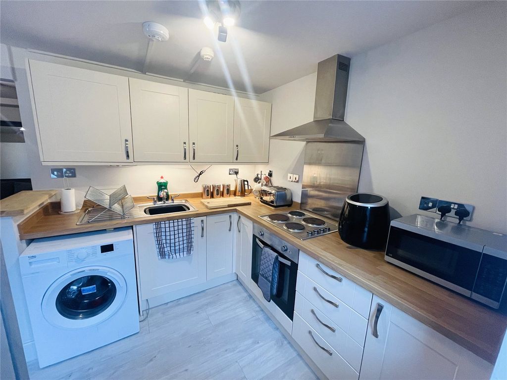 Additional image 6 of 1 bed flat for saleChandlers Place, Porthmadog, Gwynedd LL49