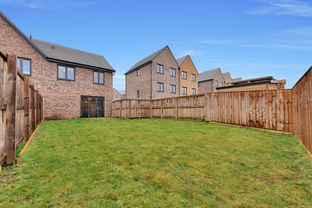 Additional image 25 of 3 bed semi-detached house for saleWoodyard Avenue, Chesterfield S41