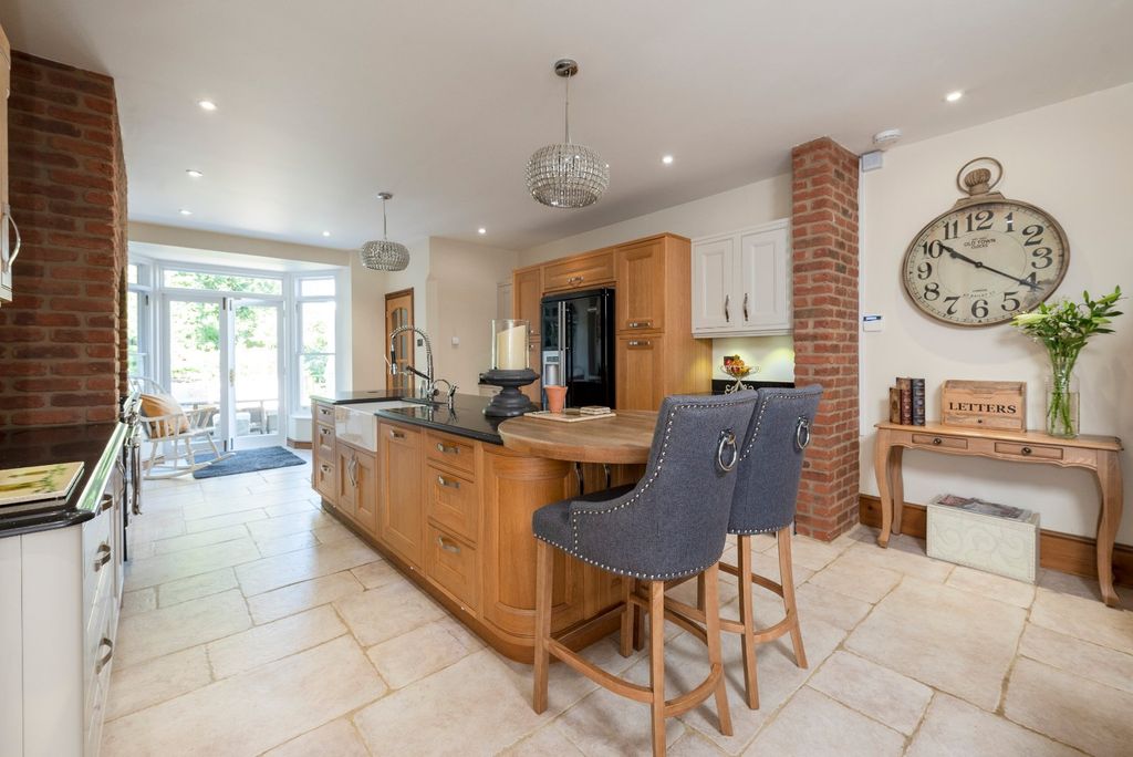 Additional image 4 of 4 bed detached house for saleOverthorpe, Banbury, Oxfordshire OX17