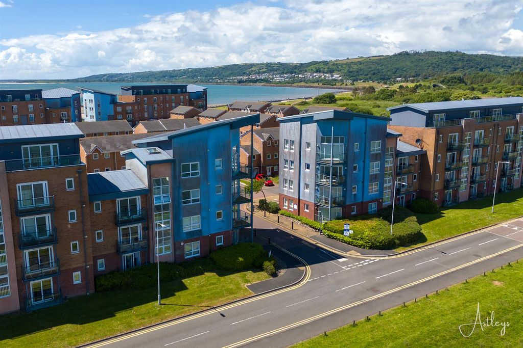 Additional image 5 of 3 bed flat for salePentre Doc Y Gogledd, Llanelli SA15