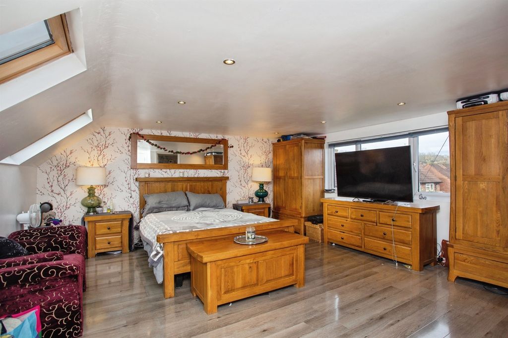 Additional image 10 of 7 bed semi-detached house for saleMaylands Road, Watford WD19