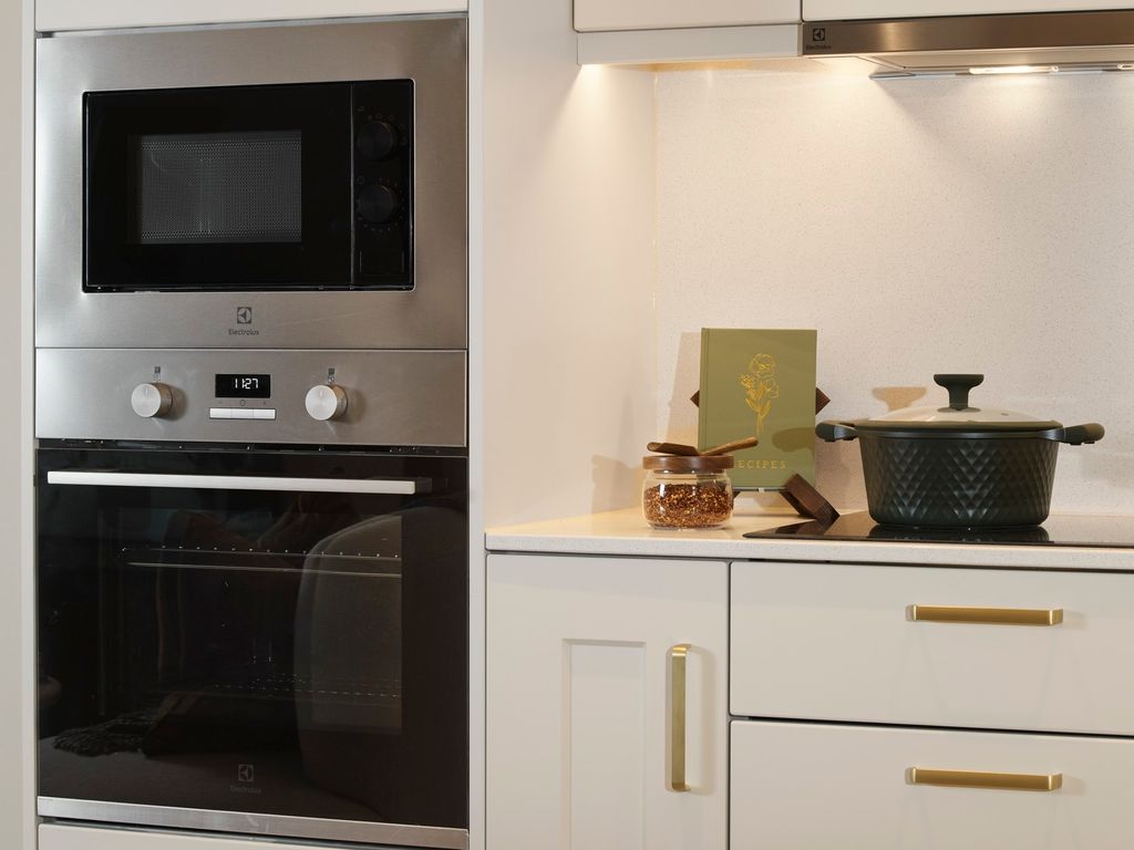 Additional image 11 of 2 bed flat for saleThe Head Quarters, Military Headquarters Building, Steeles Road, Aldershot GU11